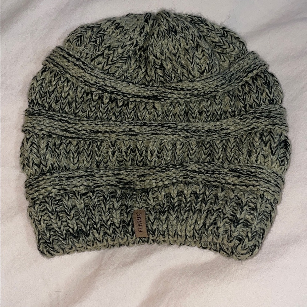 Chunky Knit Beanie in Black and Gray - Picture 2 of 6